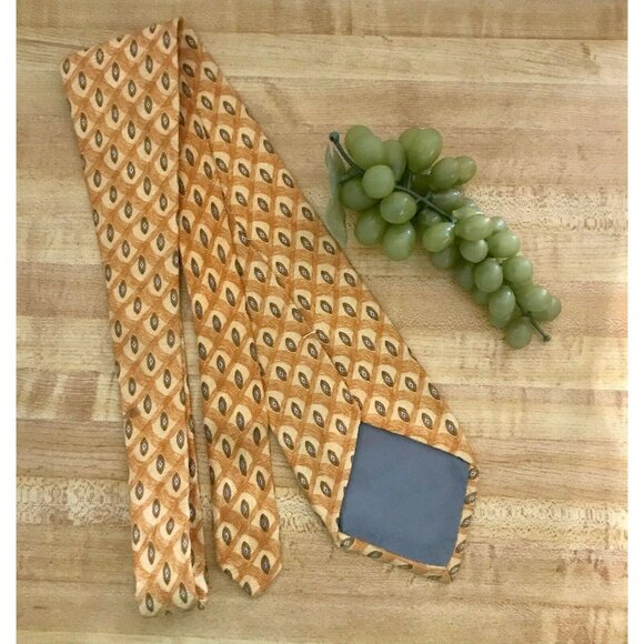 #1181 VTG Robert Talbot  gold and brown silk necktie - Picture 3 of 7